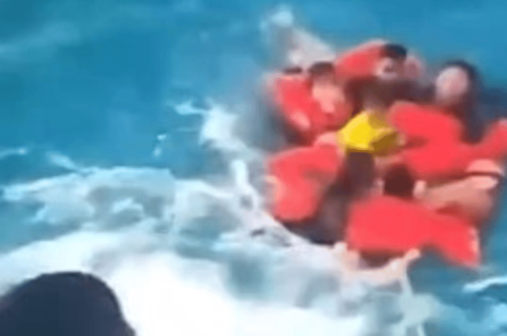 Murieron 4 turistas por un naufragio en México