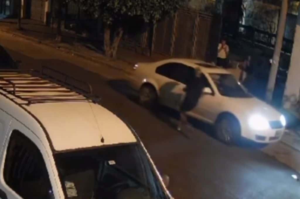 Violento robo a una familia en San Justo: guardaban el auto y delincuentes los emboscaron