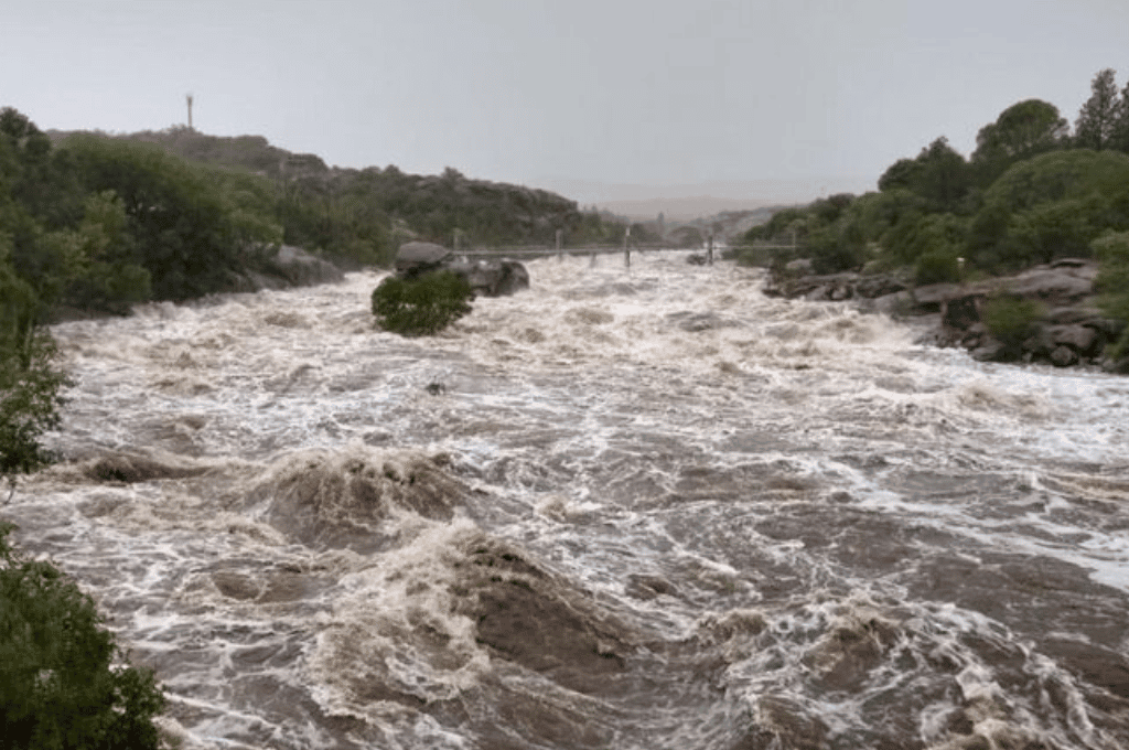 Tras la intensa lluvia en el valle de Traslasierra, se registran importantes crecidas de los ríos en Córdoba