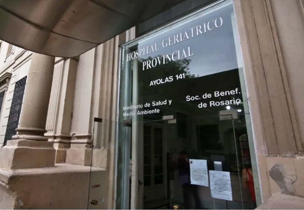 Tiroteo en el hospital Geriátrico Provincial de Rosario: los delincuentes arrojaron una nota mafiosa