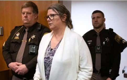 La madre del atacante de Michigan fue declarada culpable por los cuatro homicidios