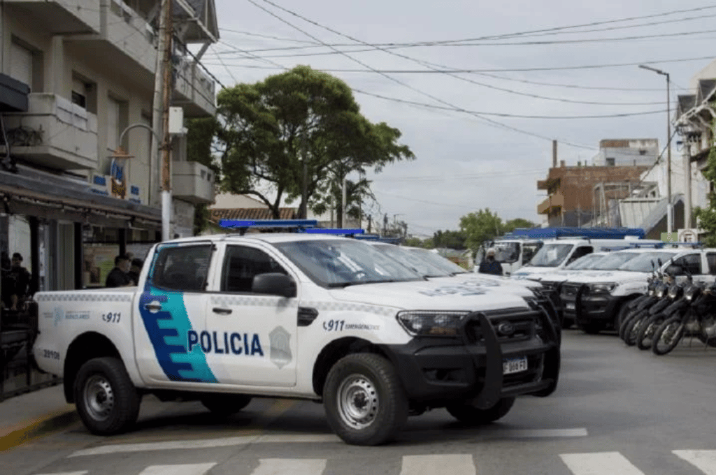 Villa Gesell: cuatro policías detenidos por nexos con el narcotráfico