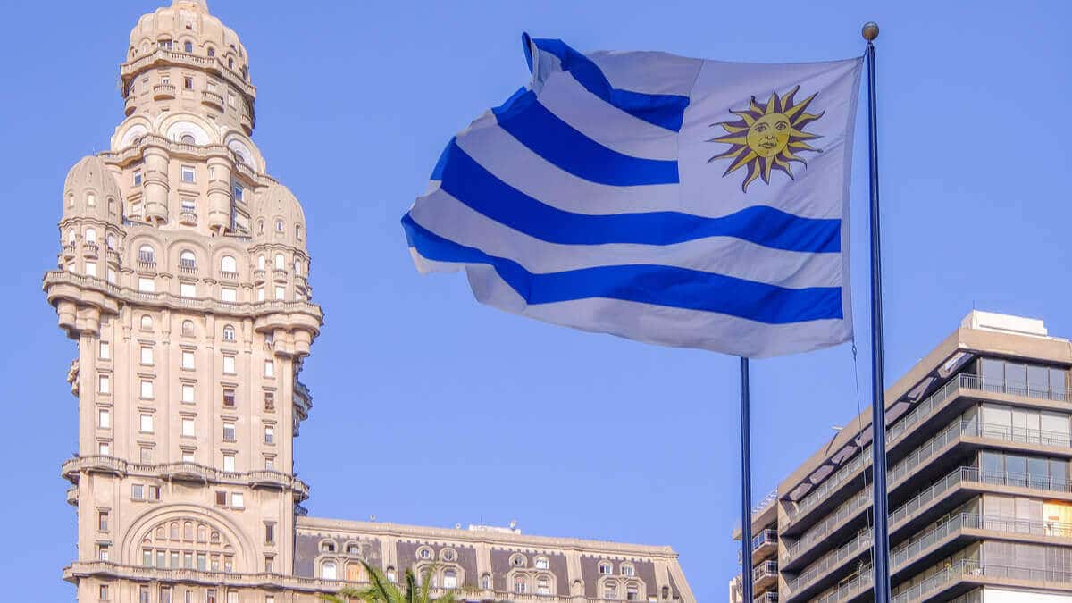 Por qué Uruguay es el único país de Sudamérica donde el sueldo mínimo da para "vivir cómodamente"