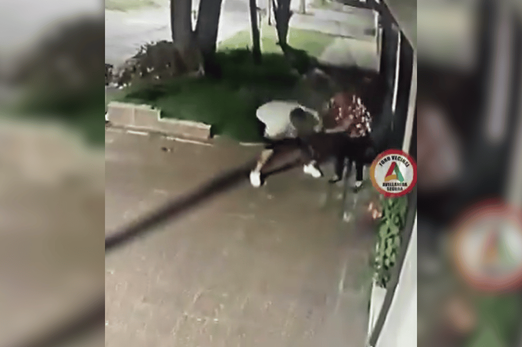 La enfermera estaba esperando un coche cuando fue abordada por un ladrón.