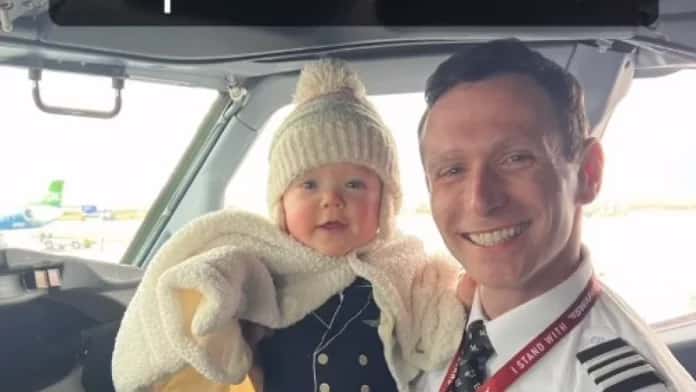 Es viral: un piloto de avión viajó por primera vez con su bebé a bordo y enterneció a todos los pasajeros