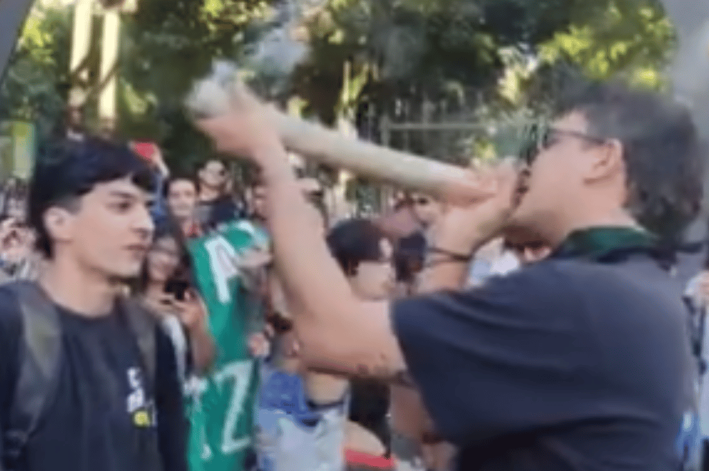 Video: en Paraguay fumaron el ''porro'' más grande del mundo