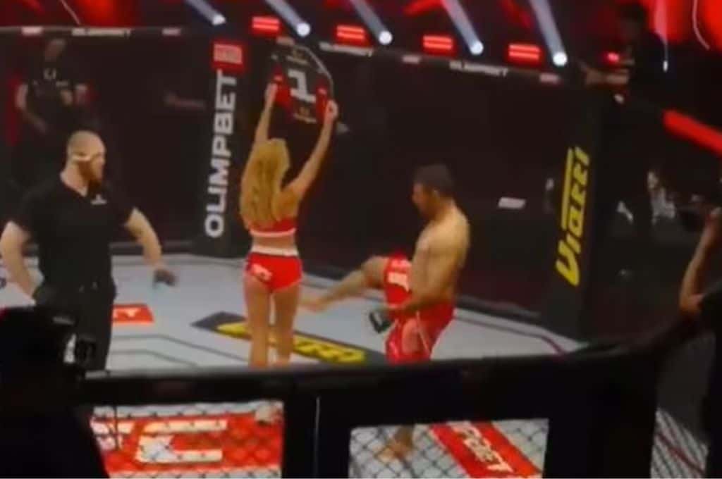 Un luchador de MMA recibió una golpiza tras pegarle una patada a una ring-girl en Rusia
