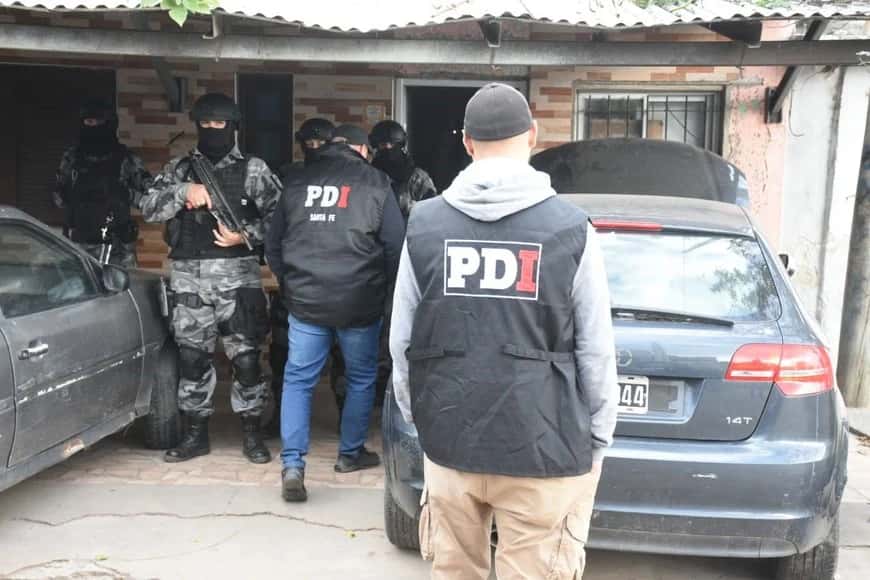 Tres detenidos tras múltiples allanamientos en barrio Barranquitas y Las Flores