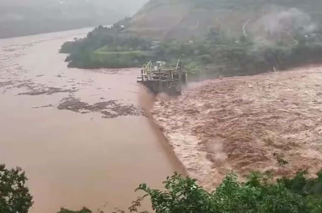 A causa de las lluvias torrenciales, colapsó una represa en el sur de Brasil