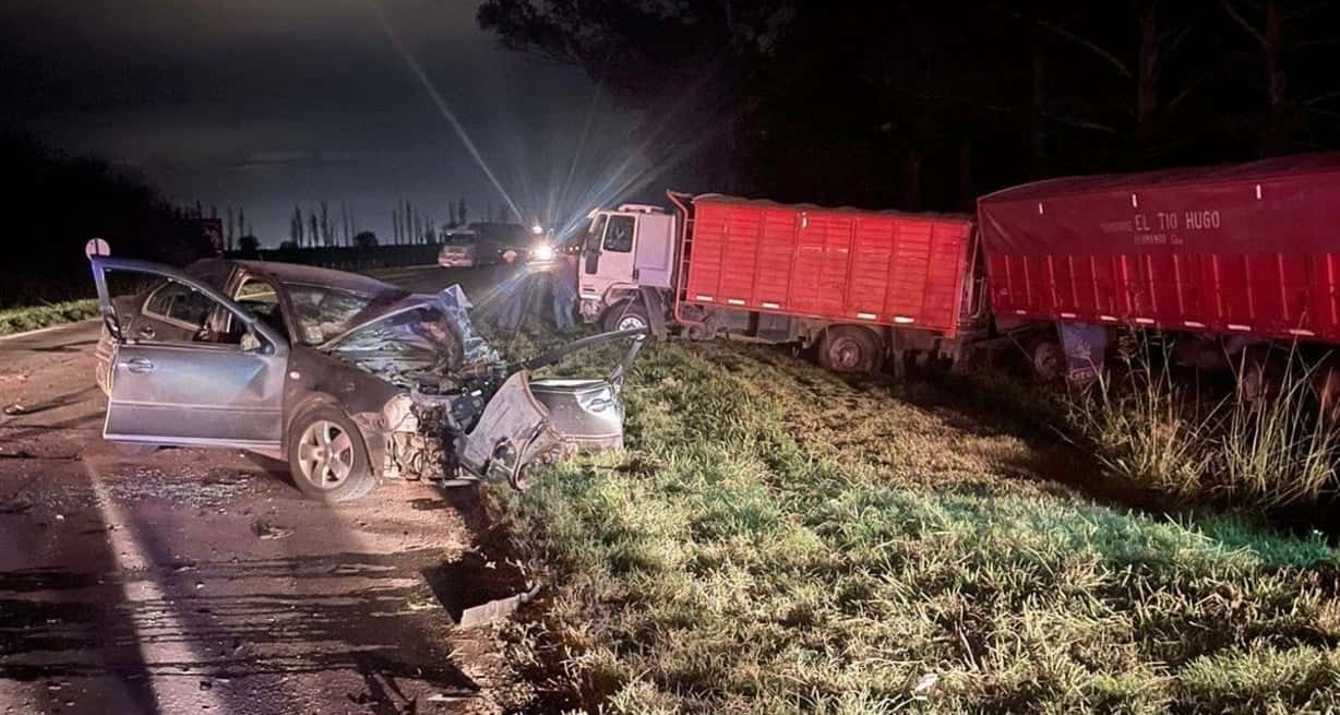 Tragedia: un choque frontal entre un auto y un camión dejó un muerto a la altura de Correa