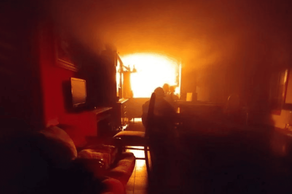 Se incendió una vivienda en la ciudad de Santa Fe: la familia logró ser rescatada