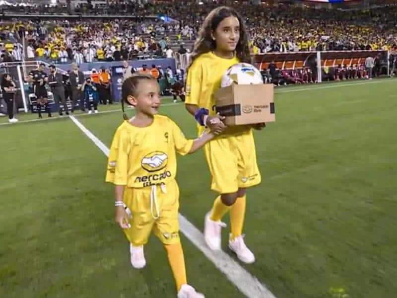 Las hijas de Di María protagonizaron un emotivo momento antes de la final de la Copa América