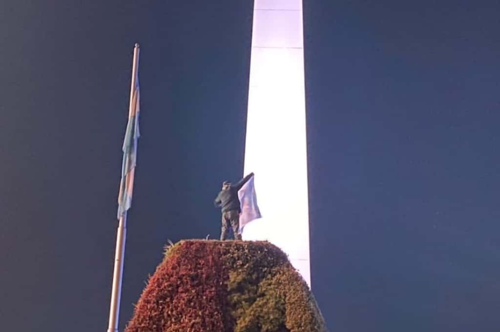 Murió un hincha argentino en el Obelisco: ¿qué pasó?