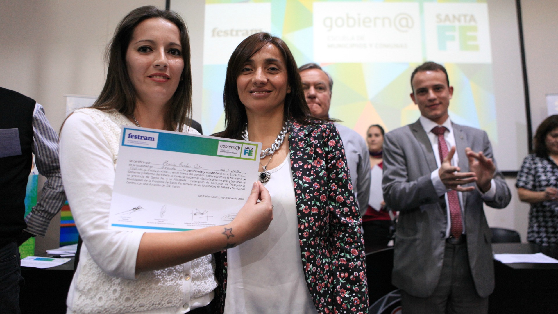 La escuela Gobiern@ entregó diplomas a trabajadores