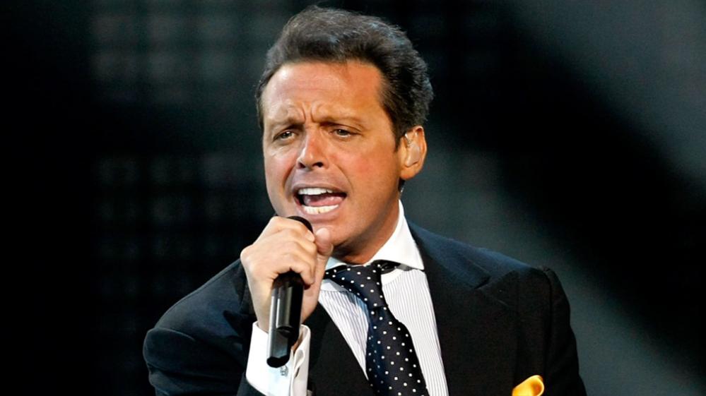 Luis Miguel cumple 51 años en su torre de cristal