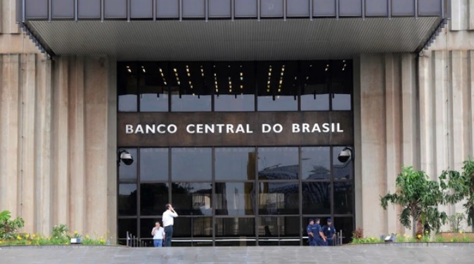 Brasil redujo la tasa básica de interés a su mínimo histórico