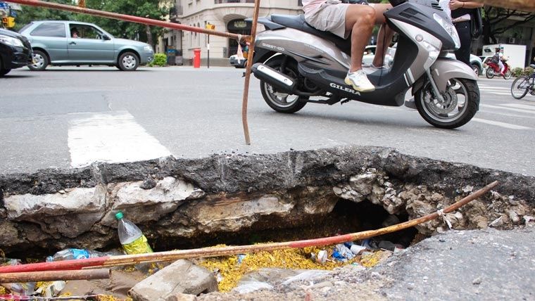 Por un bache, el municipio tendrá que pagarle a una motociclista
