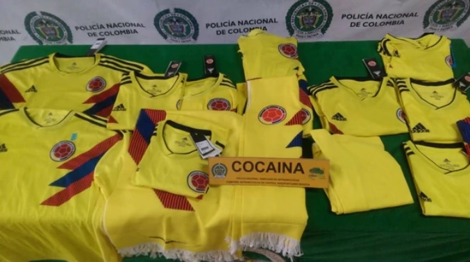 Colombia: Impregnaron cocaína en camisetas