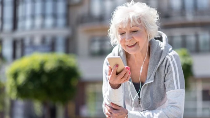 Banco Santa Fe acerca la tecnología a los adultos mayores