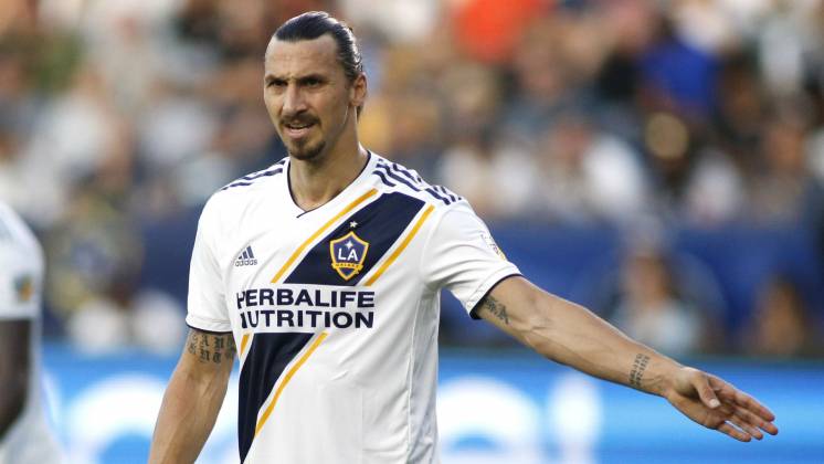 Ibrahimovic quiere jugar en Boca y los dirigentes ya negocian con su representante