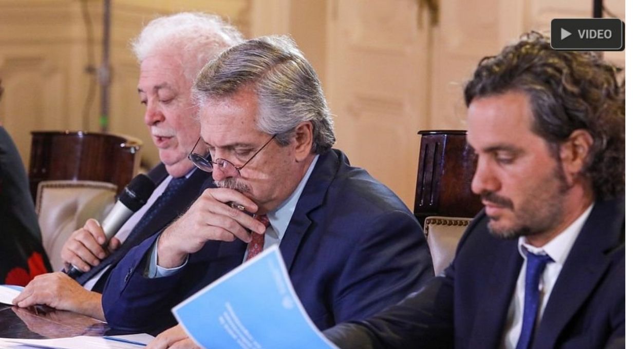 Fernández se reunió para analizar pasos a seguir frente a la pandemia