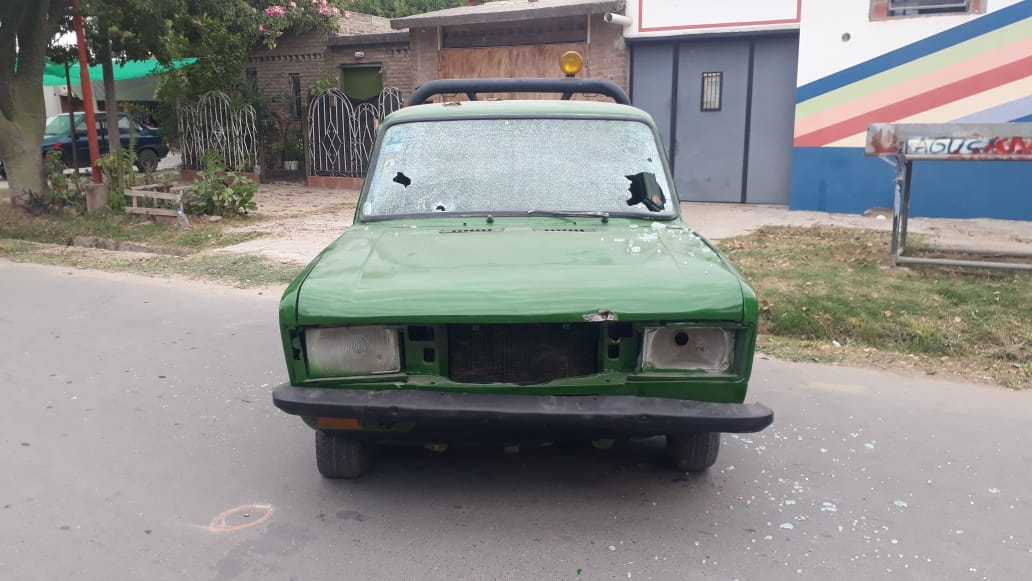 Atacaron a tiros a un matrimonio en la puerta de su casa