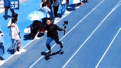 Viral: un camarógrafo “gana” una carrera de atletismo a los corredores