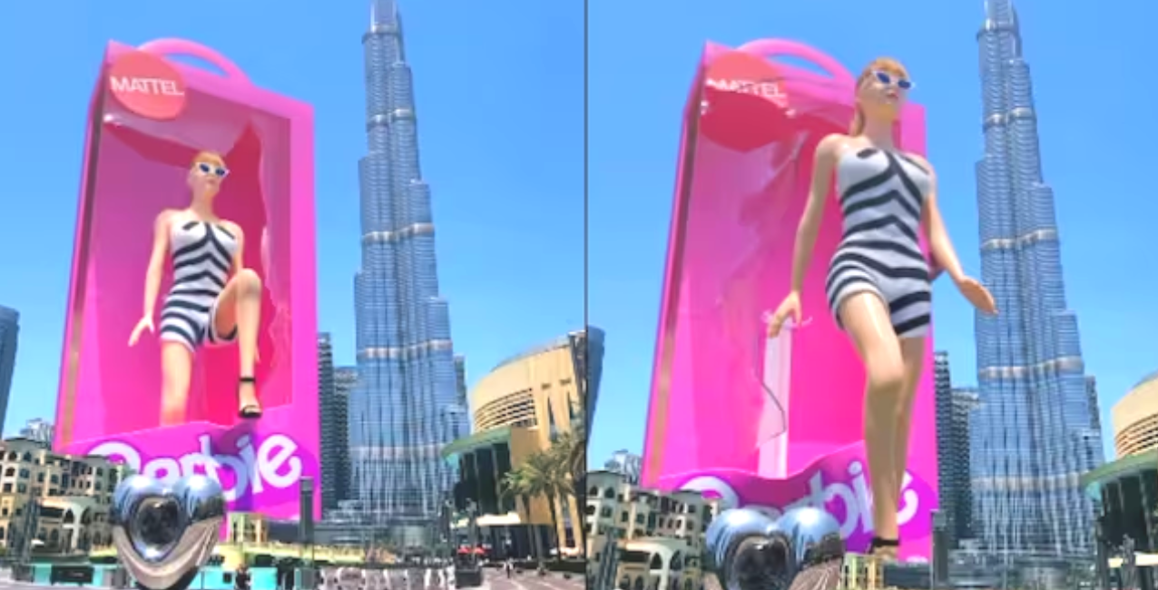 Una gigantesca Barbie 3D esce dalla scatola vicino al Burj Khalifa