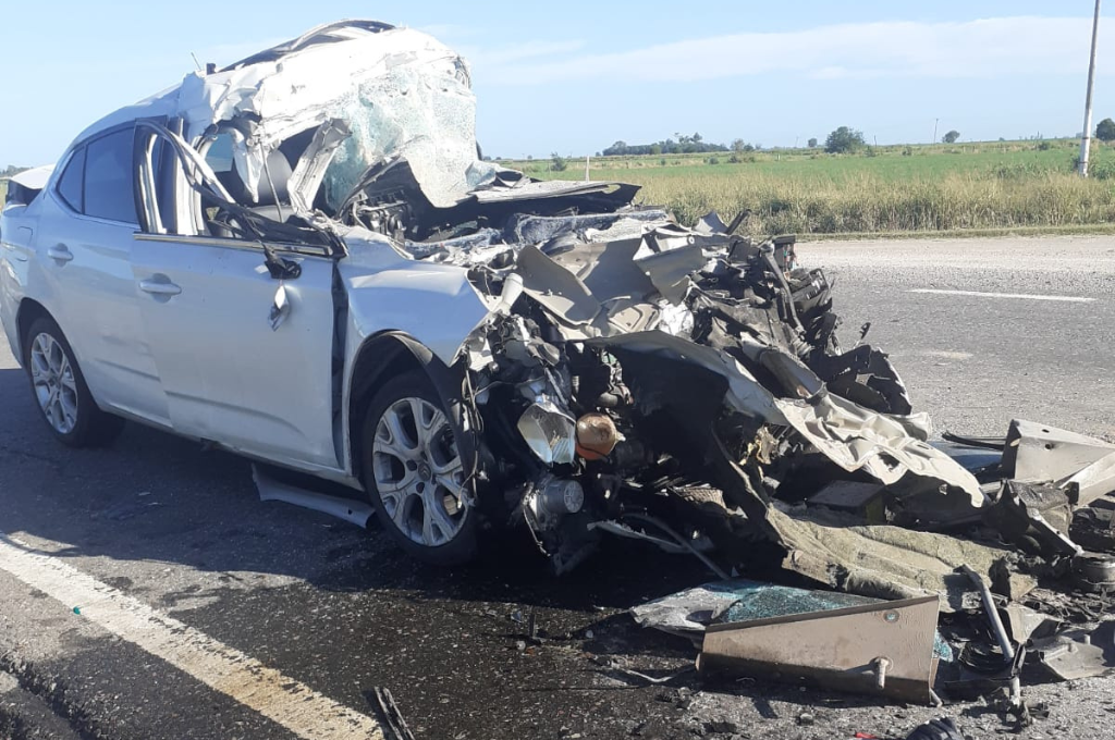 Choque Fatal En Ruta 34 Un Camión Destruyó Un Auto Y Se Dio A La Fuga