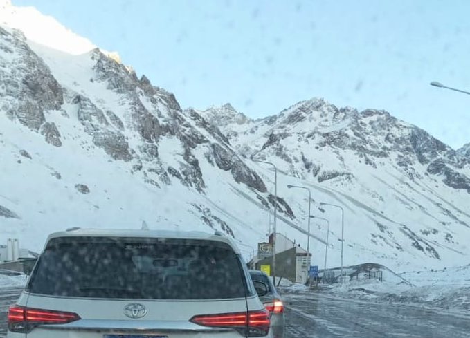 Se registró una nevada que no estaba prevista por el sector argentino.