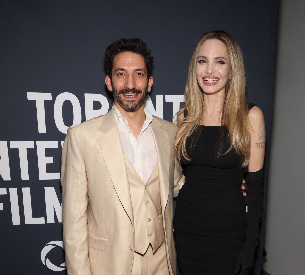 Angelina Jolie y Juan Minujín, brillaron en la alfombra roja