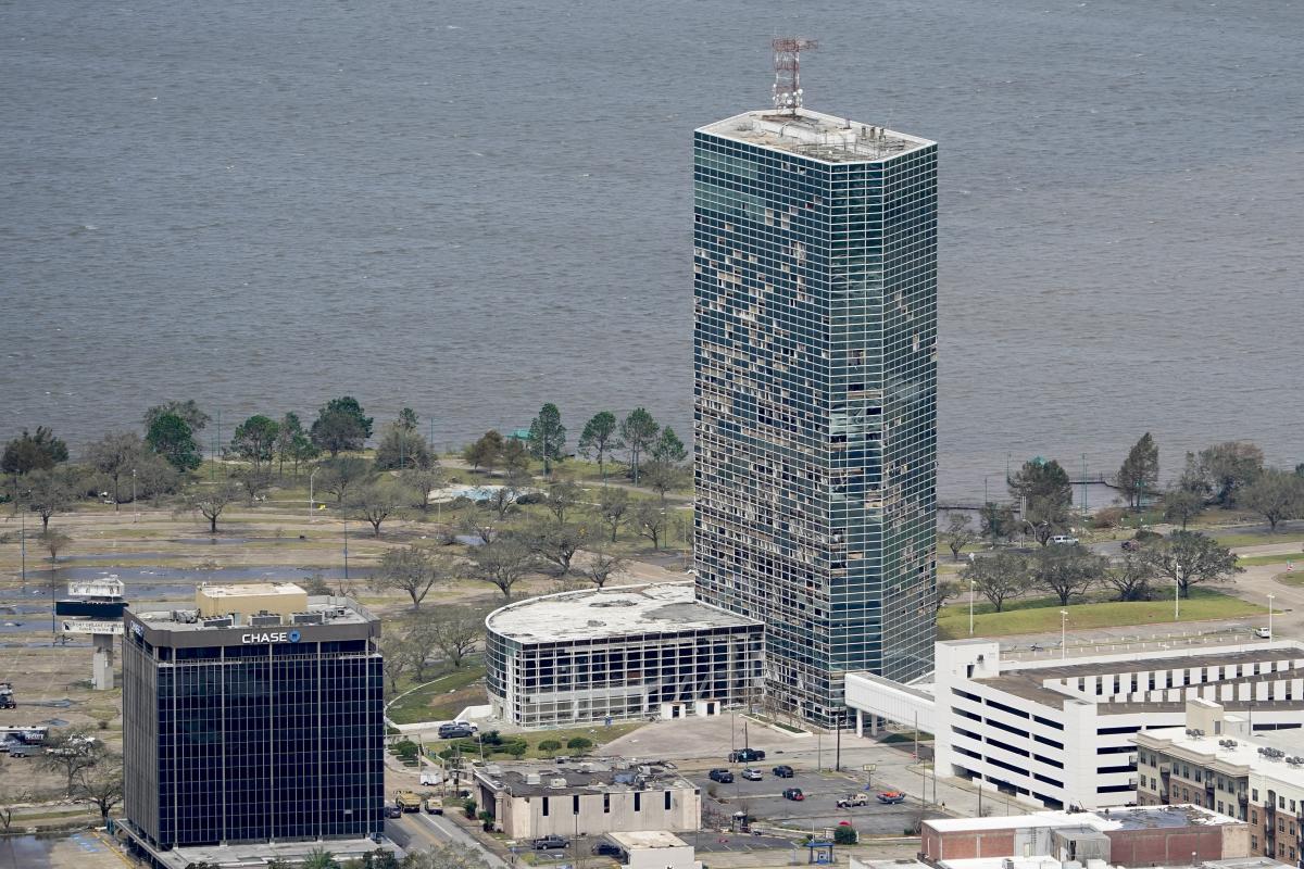 La Torre Hertz se derrumbó en cuestión de segundos