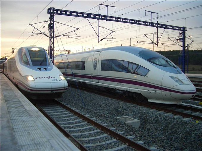 Un tren de alta velocidad descarriló en Málaga por las fuertes lluvias: iban 291 pasajeros a bordo