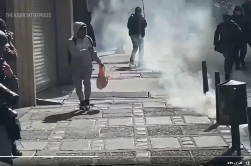 Protestas en Bolivia: manifestantes se enfrentaron a la policía y pidieron la renuncia del presidente