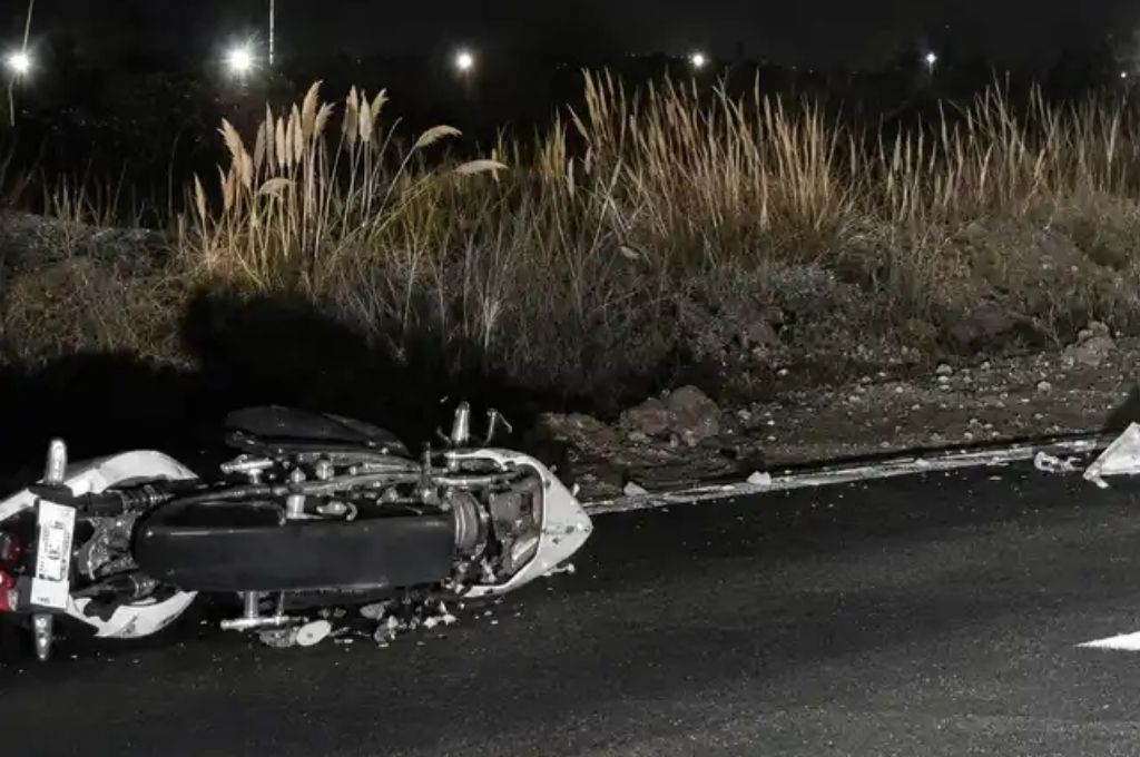 Accidente fatal en ruta 158: un motociclista murió tras chocar un perro y ser atropellado por dos camionetas