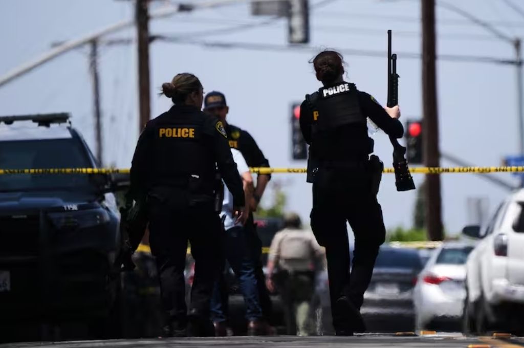 Al menos cinco muertos tras un tiroteo en una mezquita de San Diego