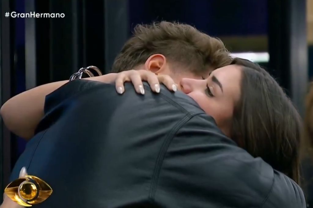 Andá sin valija hacia la puerta giratoria: Lola se fue expulsada de Gran Hermano