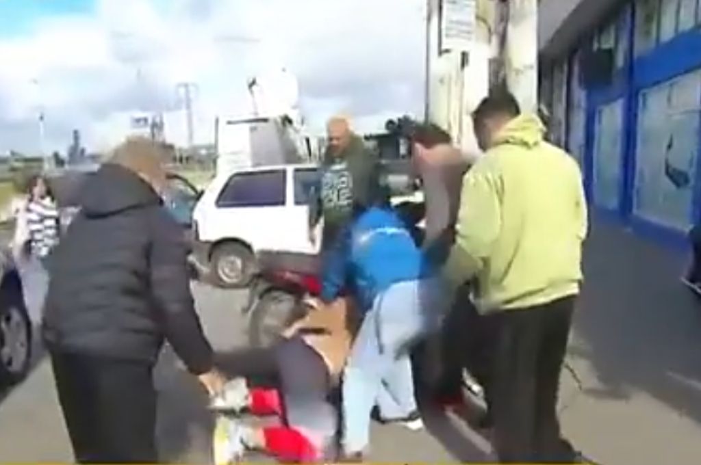 La Matanza: familiares se pelearon a golpes con empleados de una prepaga