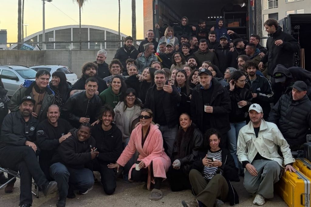 La euforia de Wanda Nara y su equipo en el motorhome tras culminar con el rodaje de la película