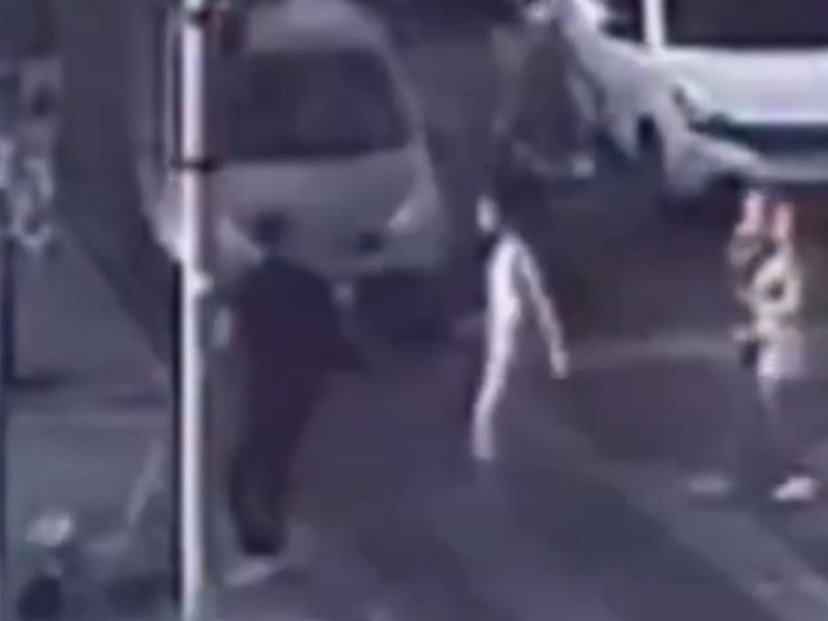 Video: atropelló a una familia en Brasil, se llevó a un bebé en el capot y se dio a la fuga