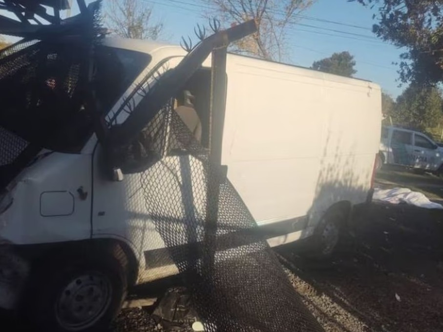 Buenos Aires: manejaba borracho, se incrustó con su camioneta en una vivienda y mató a una adolescente de 16 años