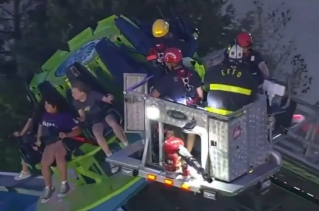 Varios niños quedaron atrapados en una atracción de un parque de diversiones en Long Island
