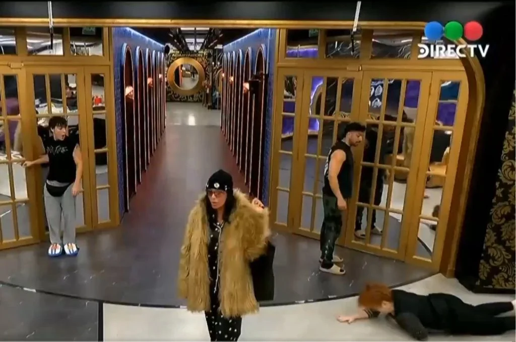 Andrea del Boca se volvió a caer en Gran Hermano y lo vinculó a las malas energías que recibe