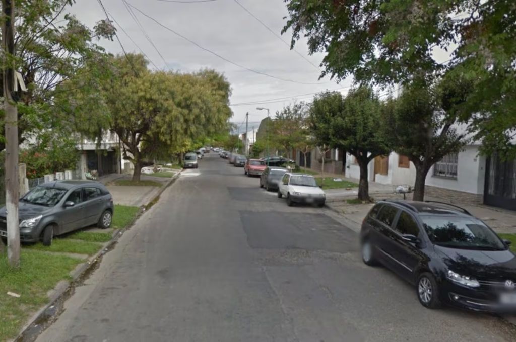 La Plata: investigan la muerte de un motociclista a manos de un policía en un presunto intento de robo