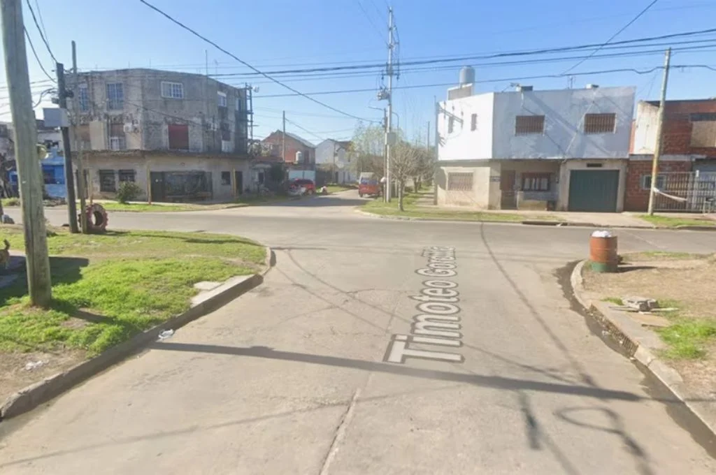 Lomas de Zamora: un policía enfrentó a cuatro delincuentes que intentaron robarle y mató a uno de ellos