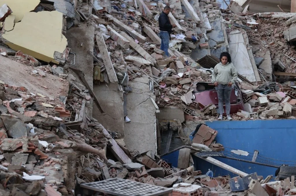 Aumenta a 3342 la cifra de muertos tras los terremotos en Venezuela